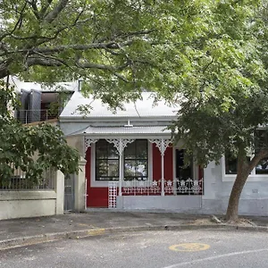https://12-hofmeyr.hotels-capetown.com